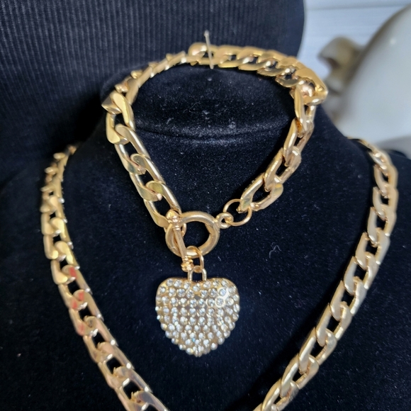 Gold Cuban Link Chain Neckace Bracelet Set with Toggle Clasp Heart Pendants Set - Picture 5 of 9